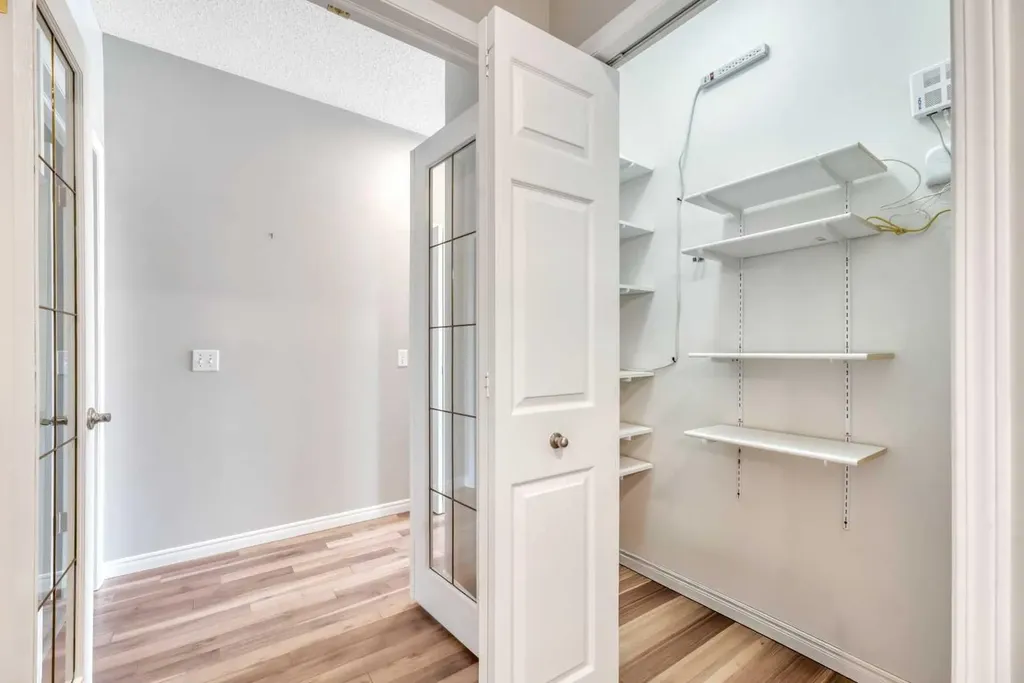 5201 Dalhousie Drive NW Calgary AB T3A5Y7