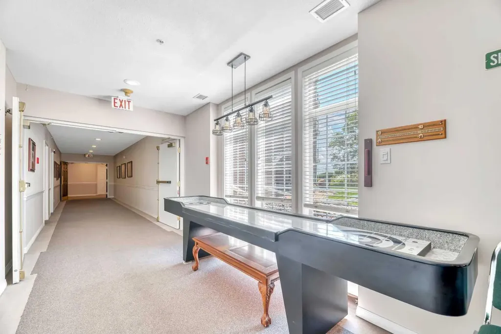 5201 Dalhousie Drive NW Calgary AB T3A5Y7