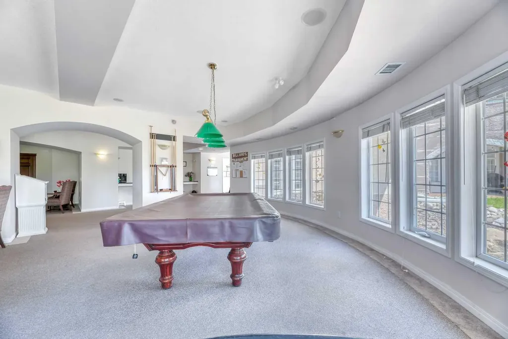 5201 Dalhousie Drive NW Calgary AB T3A5Y7
