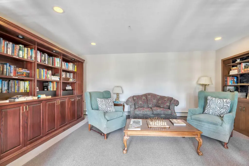 5201 Dalhousie Drive NW Calgary AB T3A5Y7