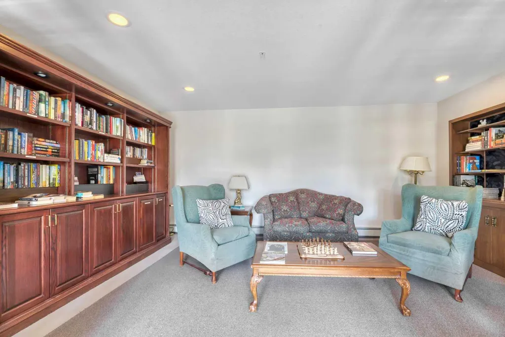 5201 Dalhousie Drive NW Calgary AB T3A5Y7