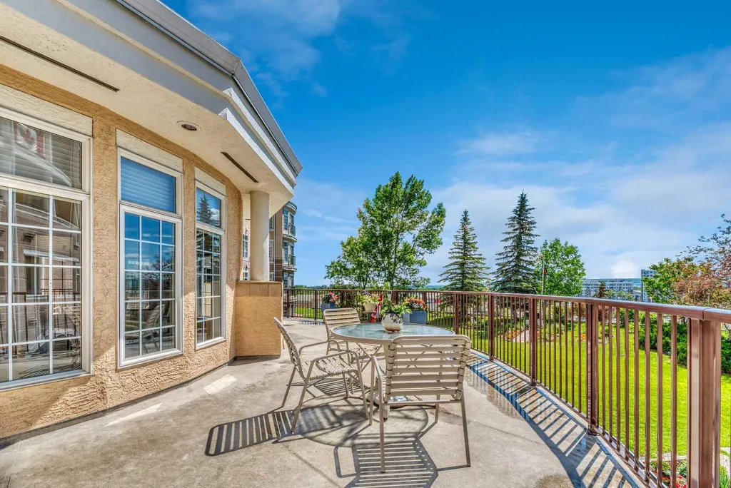 5201 Dalhousie Drive NW Calgary AB T3A5Y7