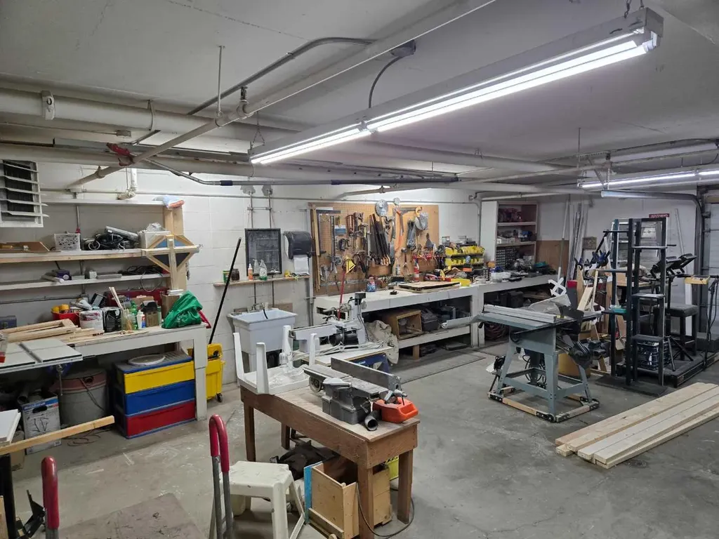 5201 Dalhousie Drive NW Calgary AB T3A5Y7