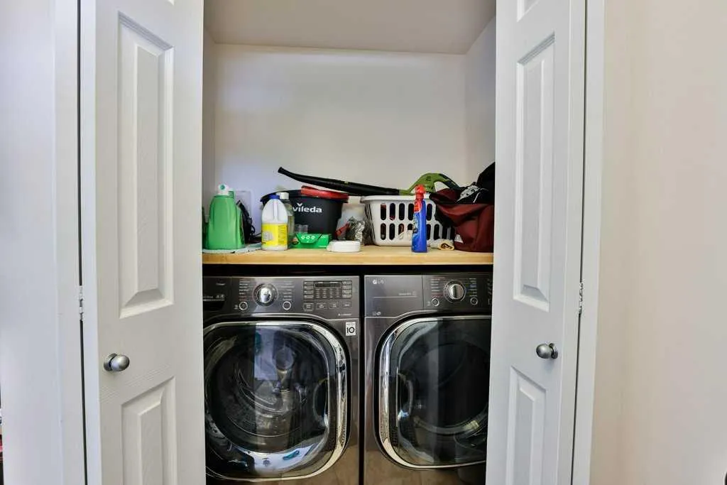 334 Keystone Lane W Lethbridge AB T1J 4A1