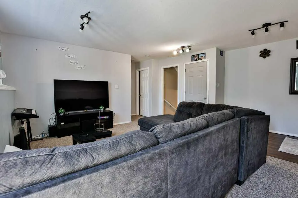 334 Keystone Lane W Lethbridge AB T1J 4A1