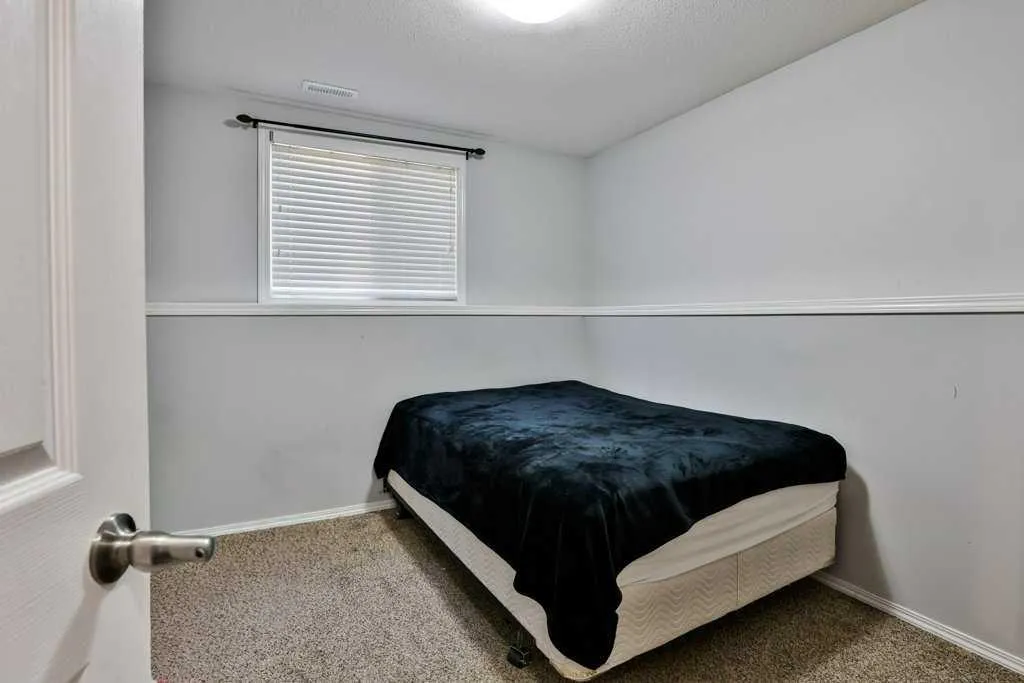 334 Keystone Lane W Lethbridge AB T1J 4A1