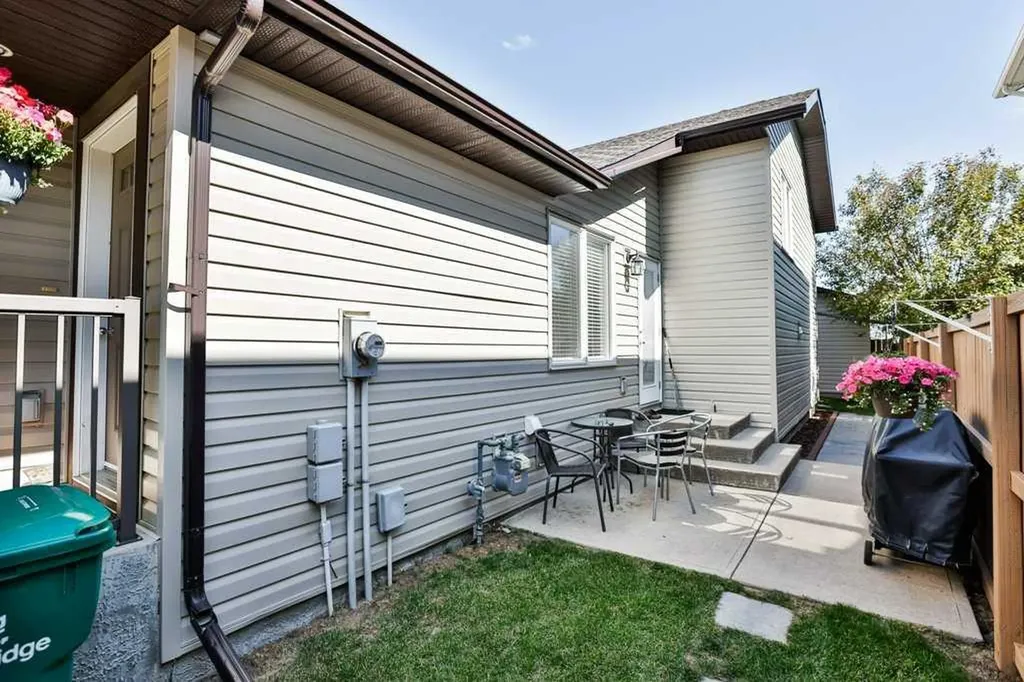 334 Keystone Lane W Lethbridge AB T1J 4A1