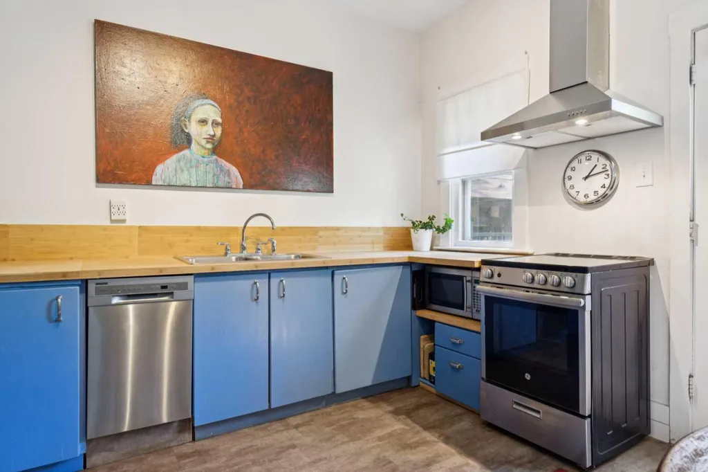531 21 Avenue SW Calgary AB T2S 0G9