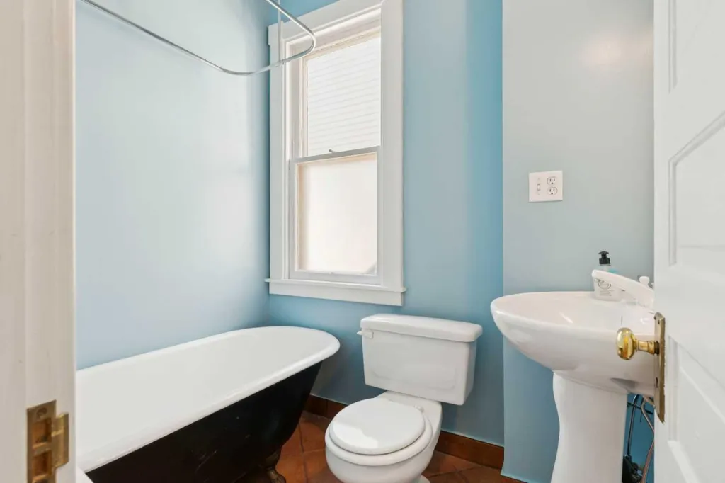 531 21 Avenue SW Calgary AB T2S 0G9