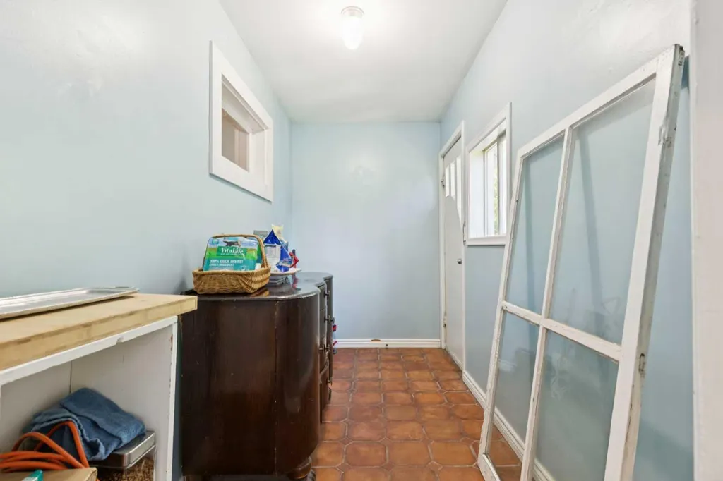 531 21 Avenue SW Calgary AB T2S 0G9