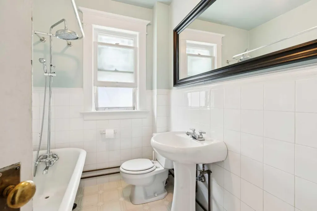 531 21 Avenue SW Calgary AB T2S 0G9