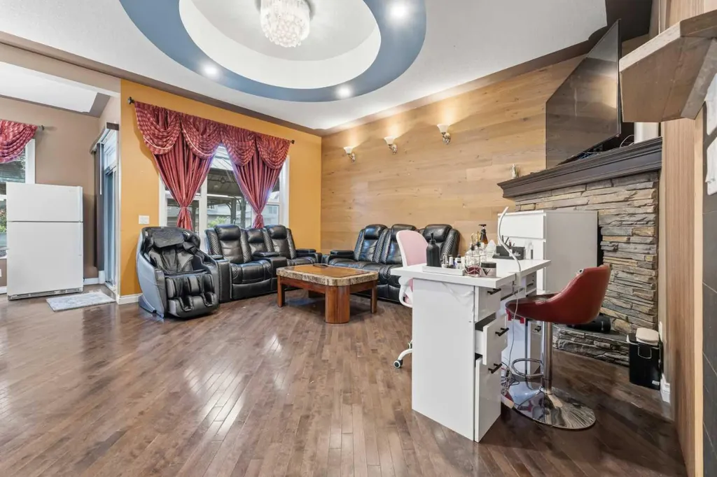 290 Valleyview Court SE Calgary AB T2B 0K7