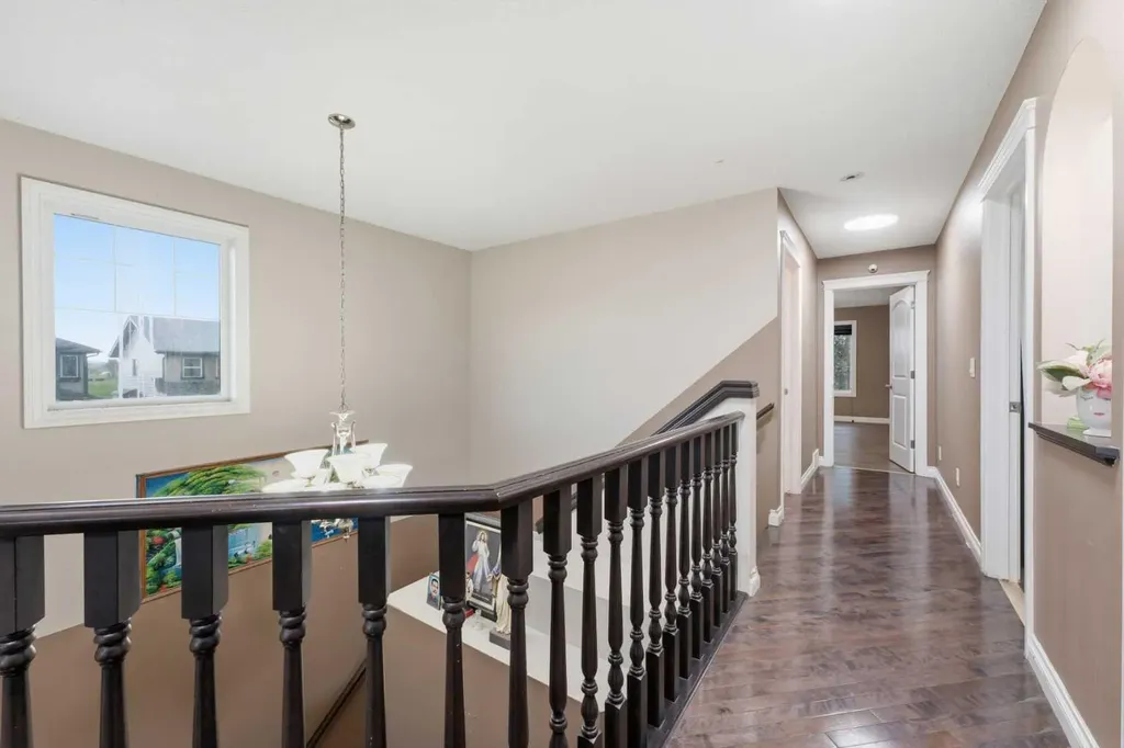 290 Valleyview Court SE Calgary AB T2B 0K7