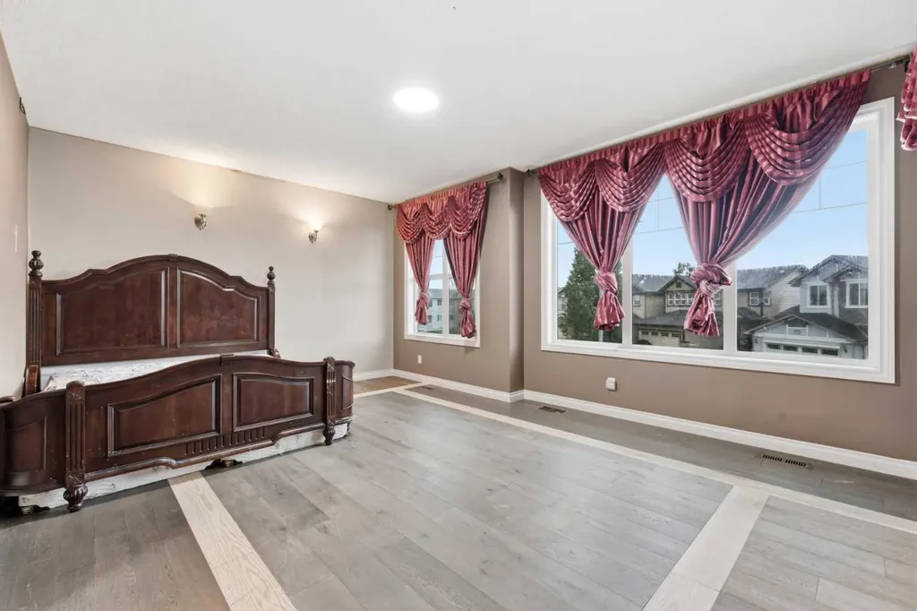 290 Valleyview Court SE Calgary AB T2B 0K7