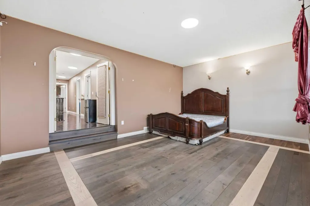 290 Valleyview Court SE Calgary AB T2B 0K7