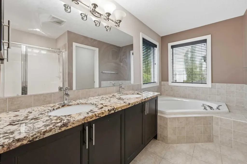 290 Valleyview Court SE Calgary AB T2B 0K7