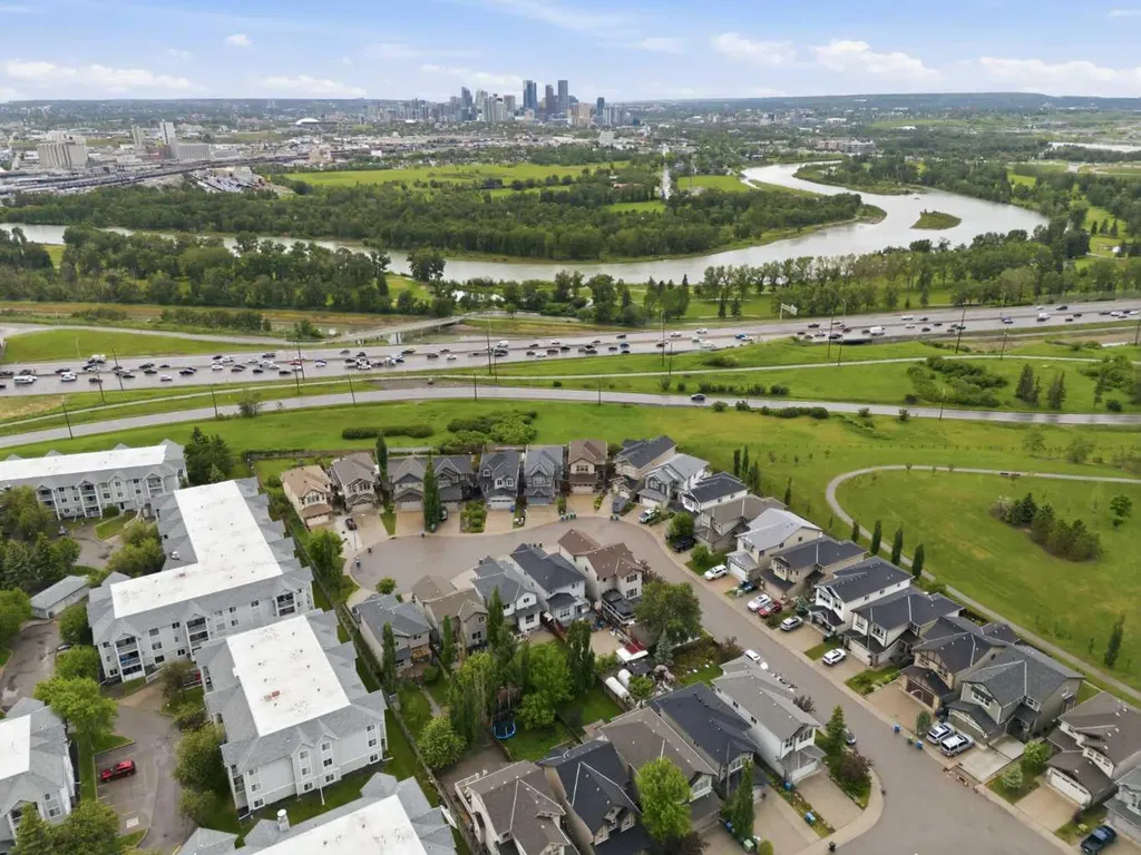 290 Valleyview Court SE Calgary AB T2B 0K7