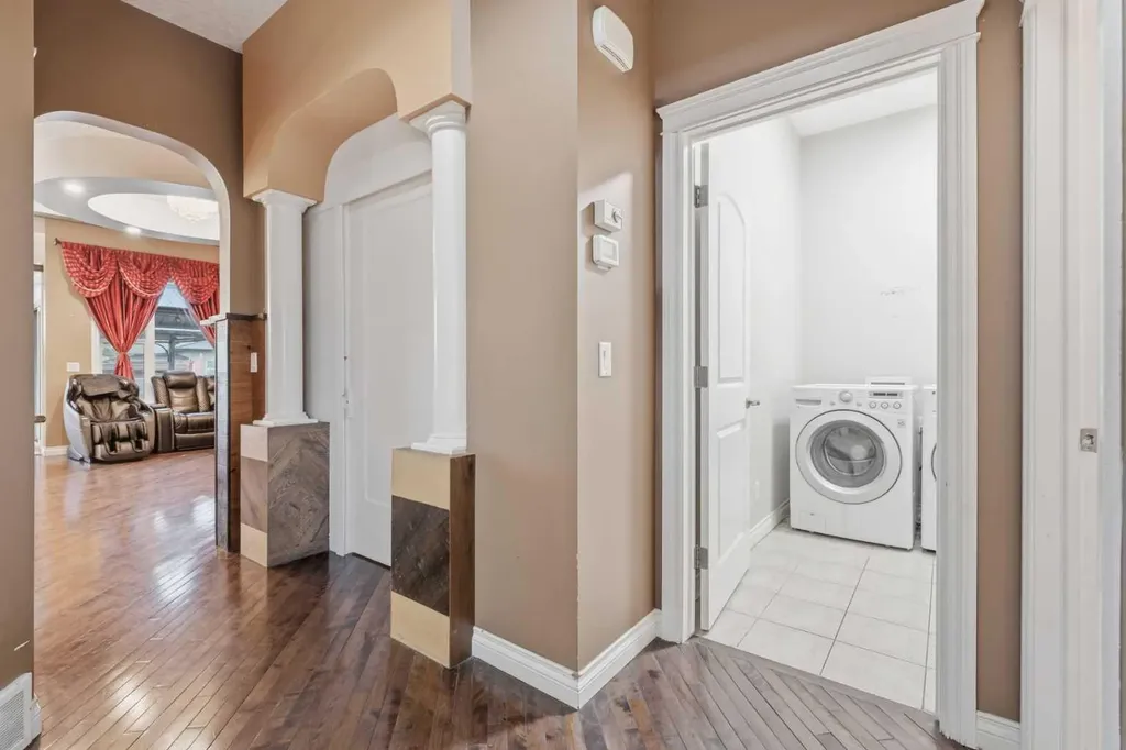 290 Valleyview Court SE Calgary AB T2B 0K7