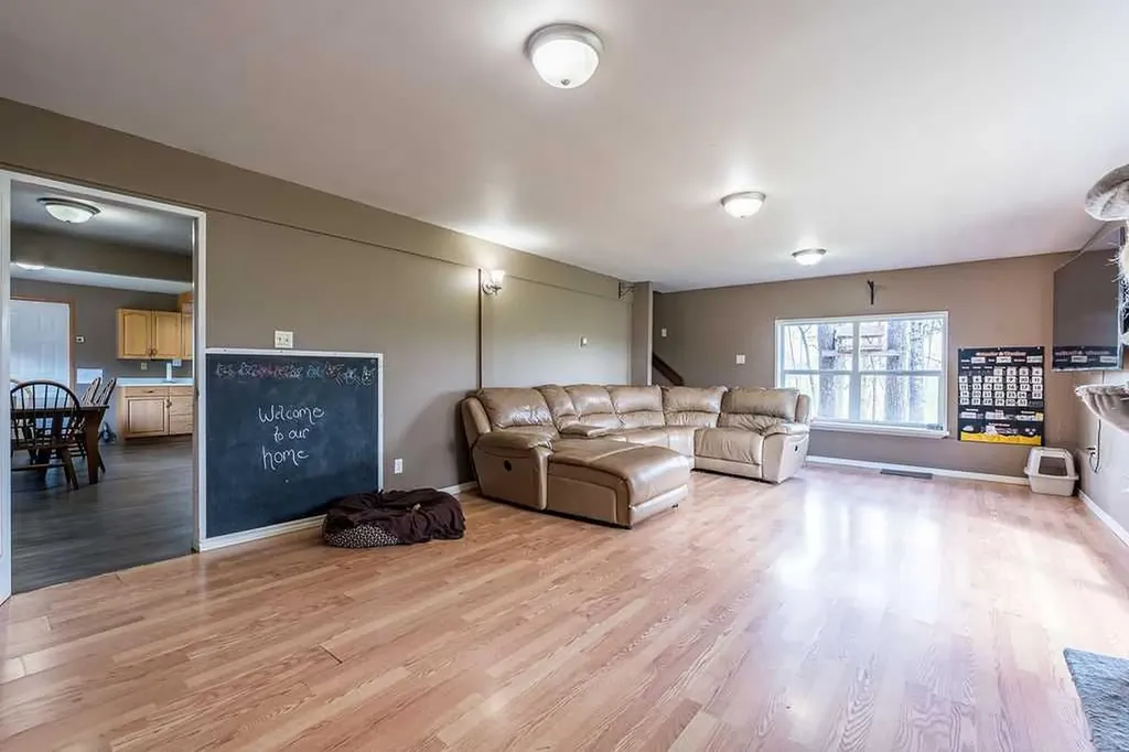 470047 Rge Road 35 Winfield AB T0C2X0