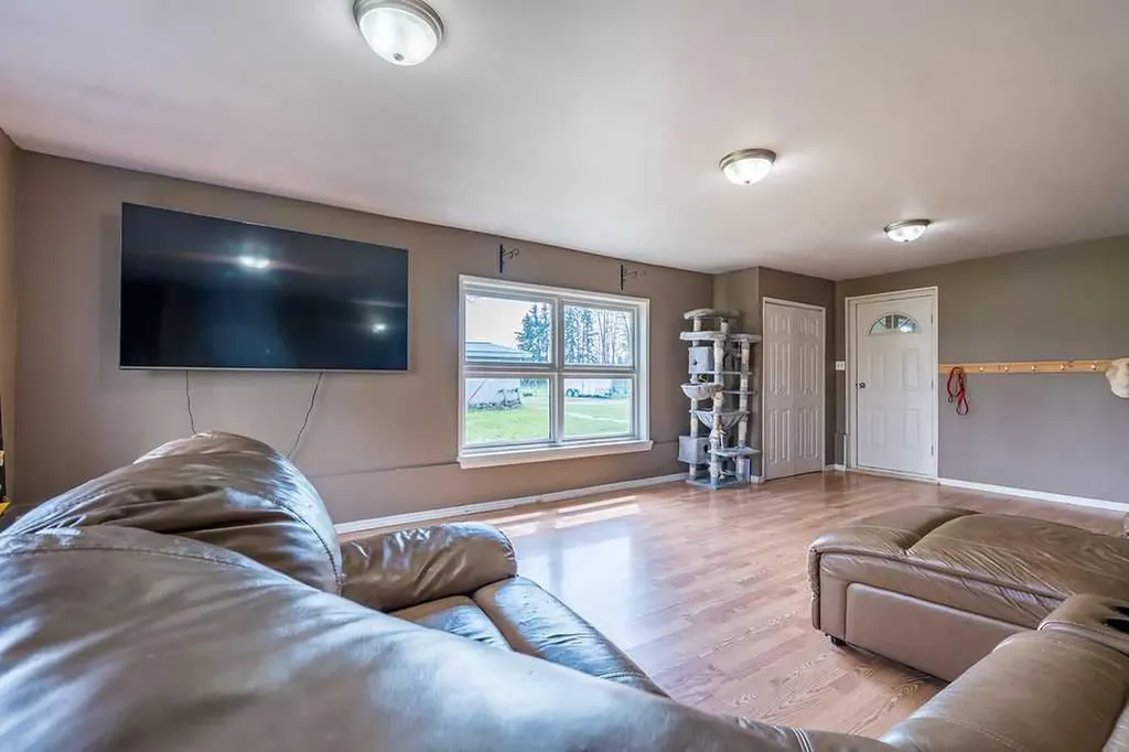 470047 Rge Road 35 Winfield AB T0C2X0