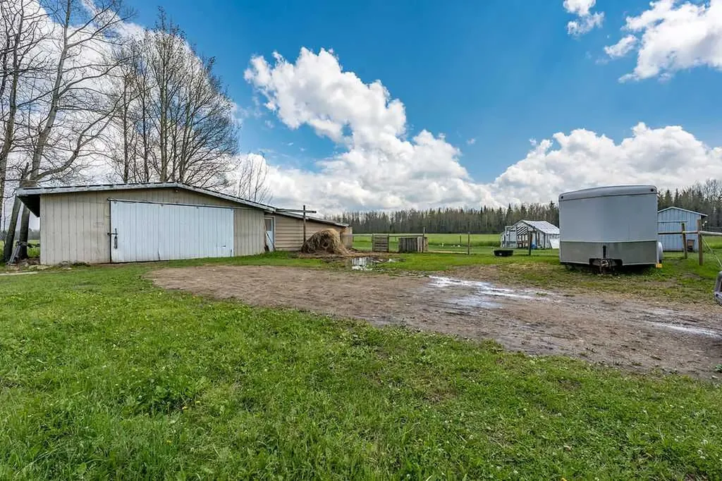 470047 Rge Road 35 Winfield AB T0C2X0