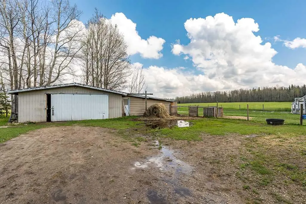 470047 Rge Road 35 Winfield AB T0C2X0