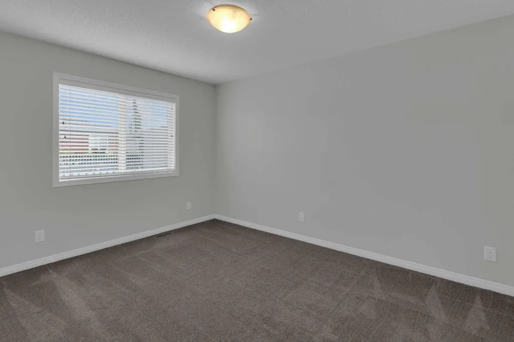 18 Windford Crescent SW Airdrie AB T4B 4A4
