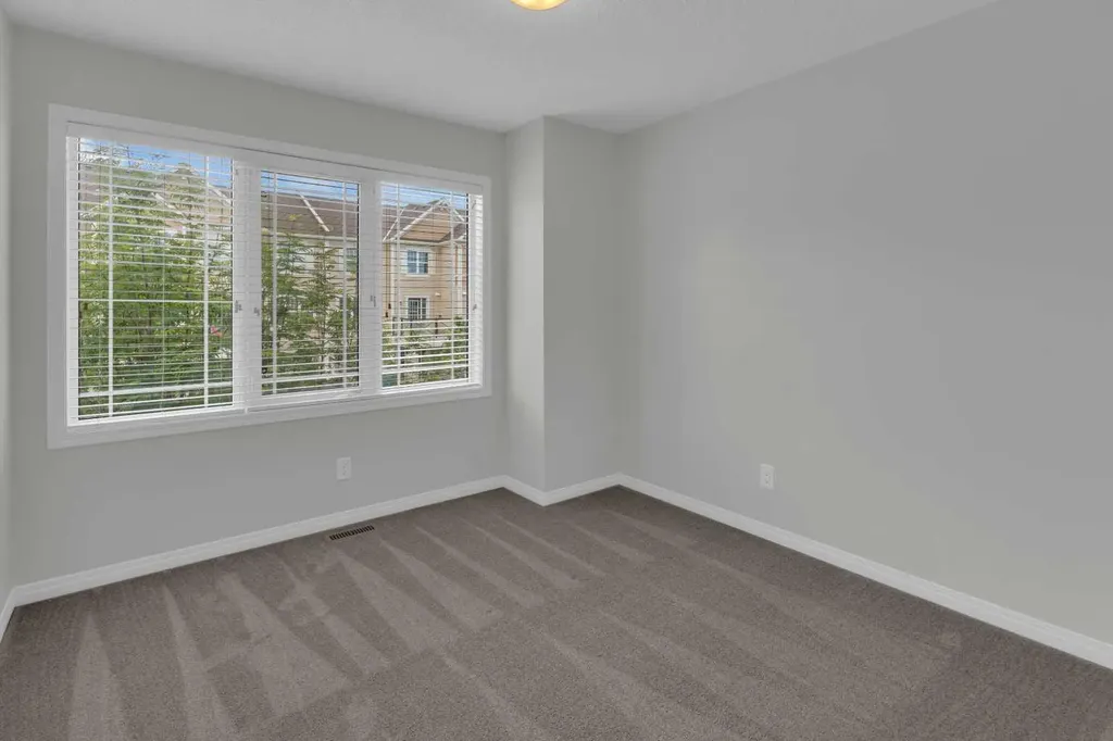 18 Windford Crescent SW Airdrie AB T4B 4A4