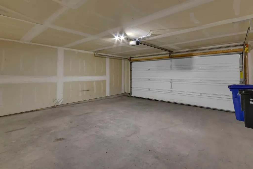 18 Windford Crescent SW Airdrie AB T4B 4A4