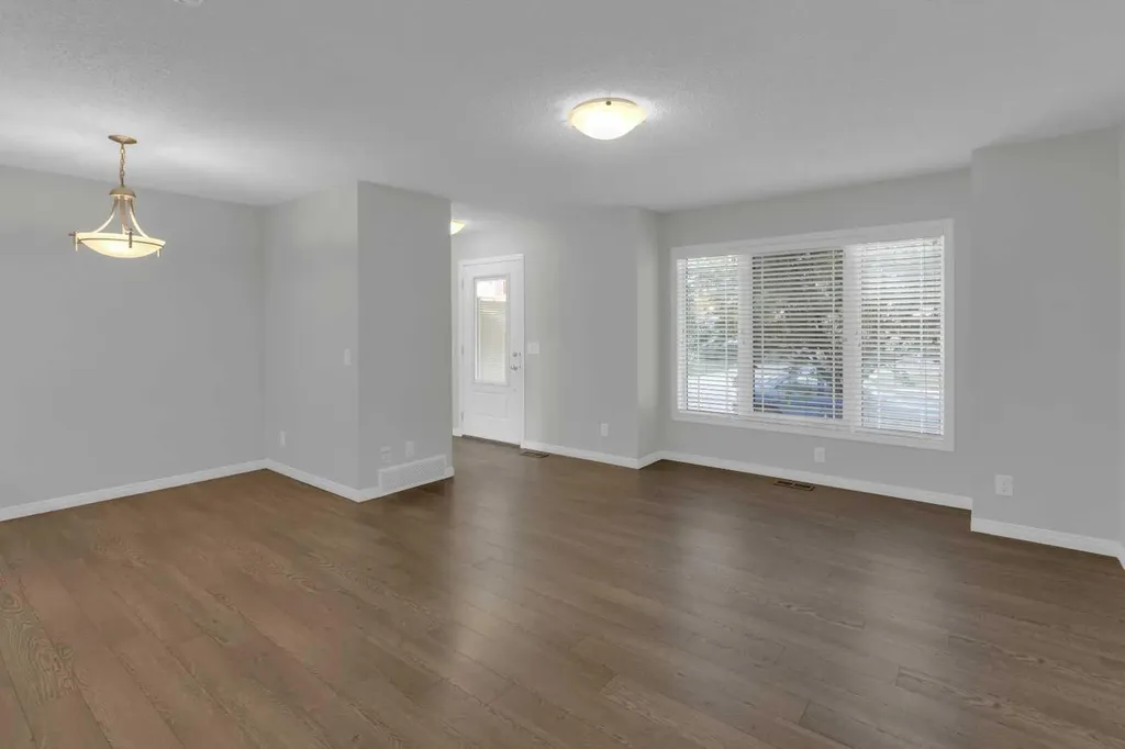 18 Windford Crescent SW Airdrie AB T4B 4A4