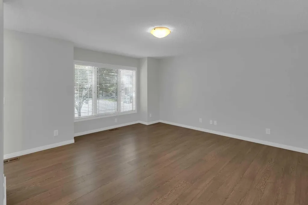 18 Windford Crescent SW Airdrie AB T4B 4A4