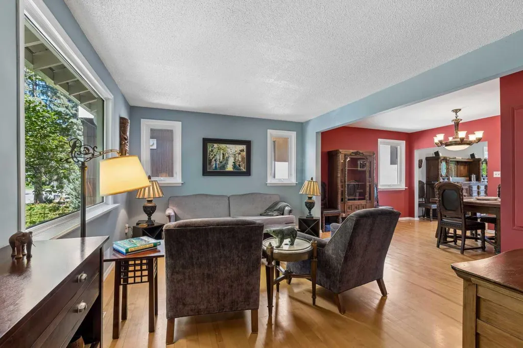 2216 26 Street SW Calgary AB T3E2A5