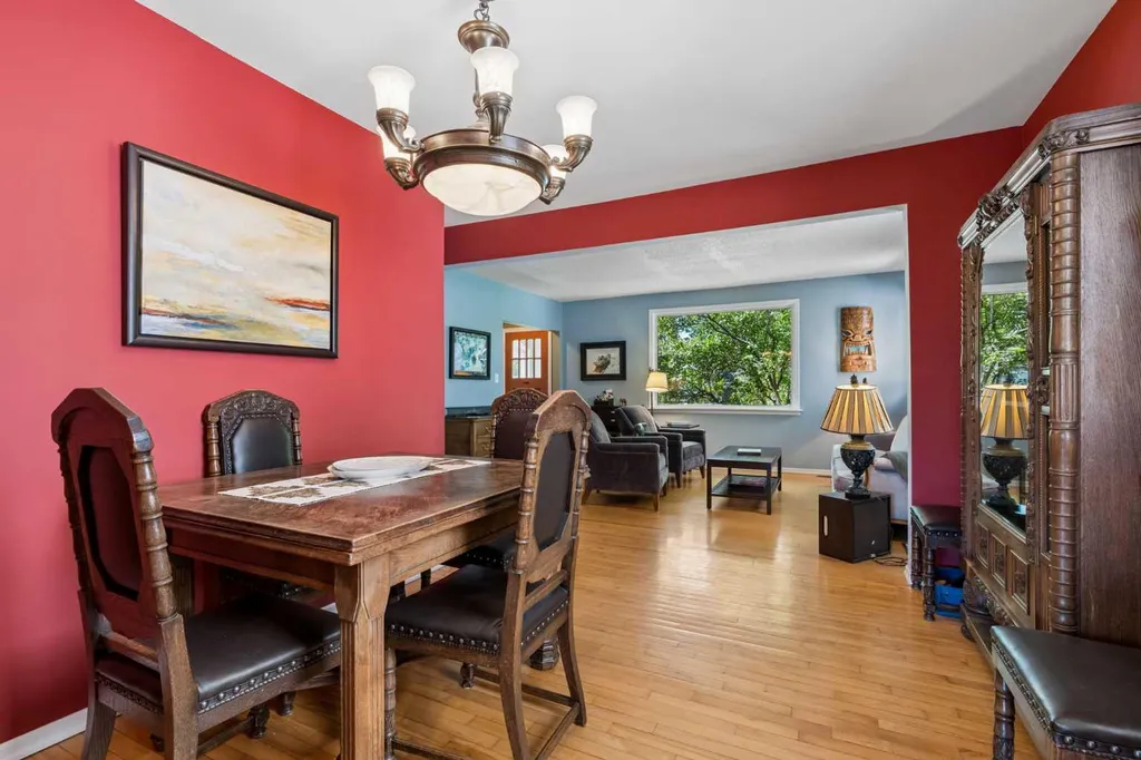 2216 26 Street SW Calgary AB T3E2A5