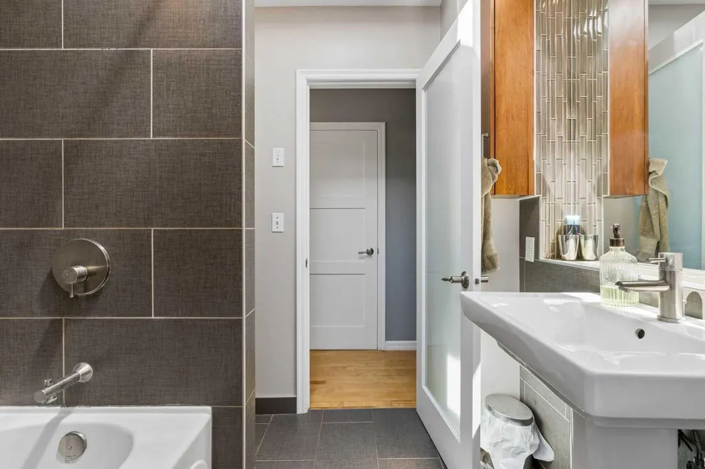 2216 26 Street SW Calgary AB T3E2A5