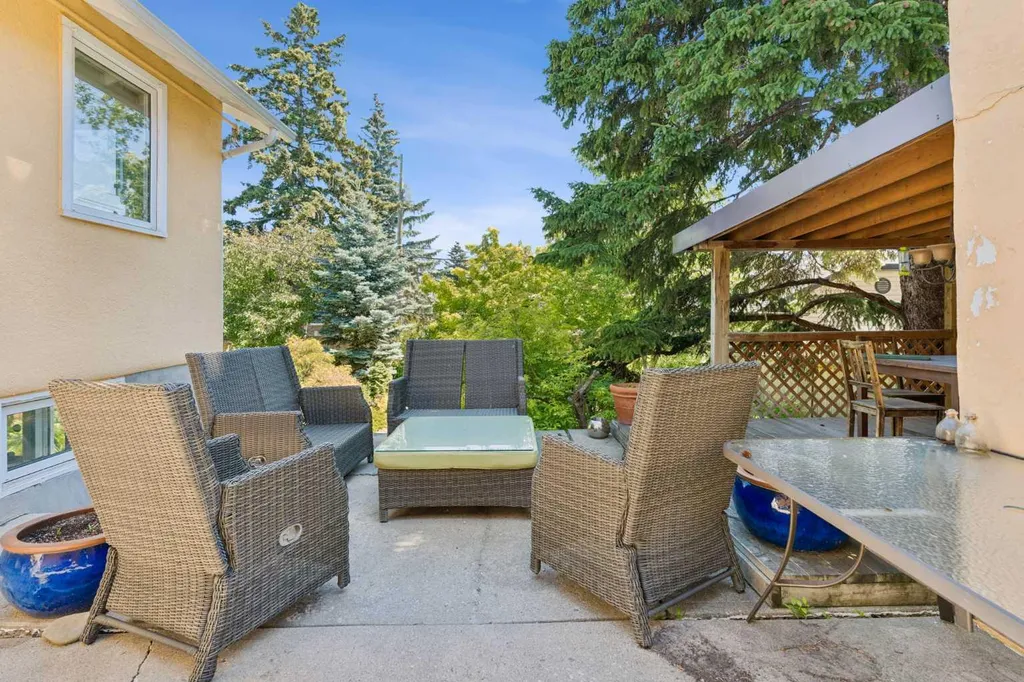 2216 26 Street SW Calgary AB T3E2A5