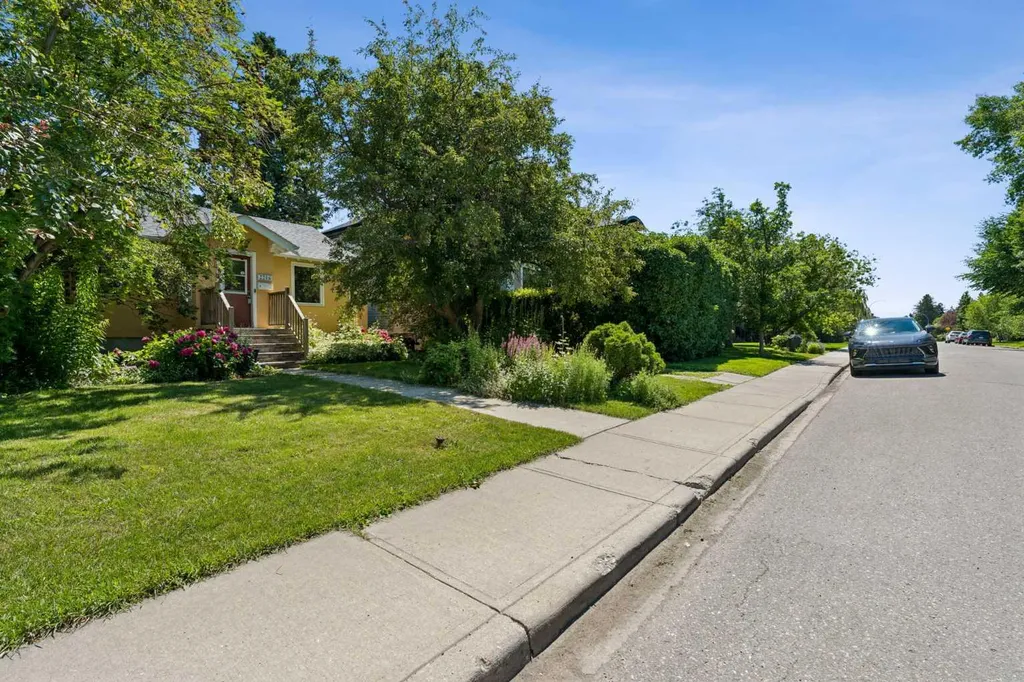 2216 26 Street SW Calgary AB T3E2A5