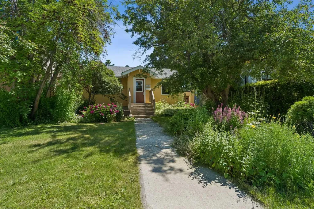 2216 26 Street SW Calgary AB T3E2A5