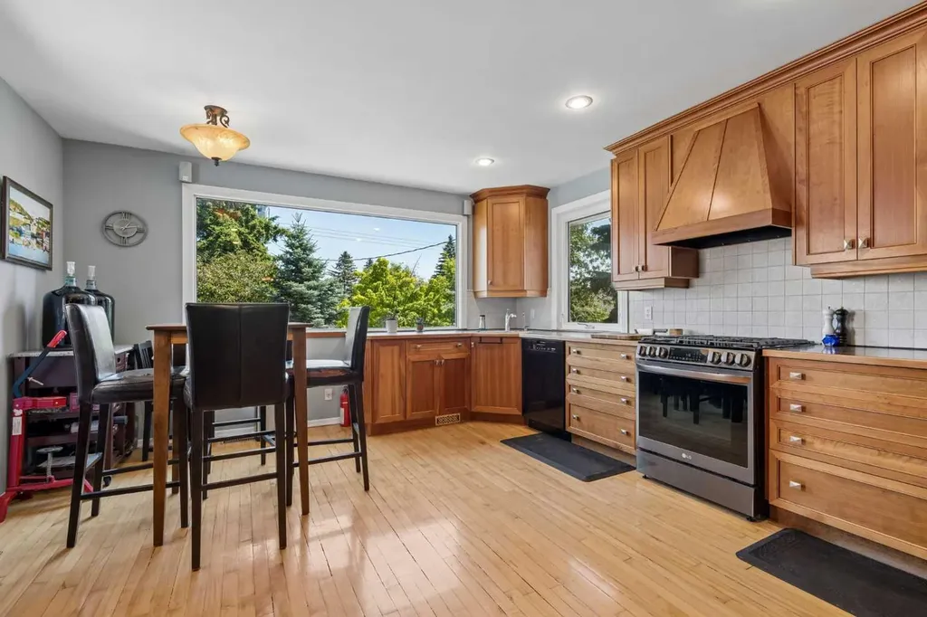 2216 26 Street SW Calgary AB T3E2A5