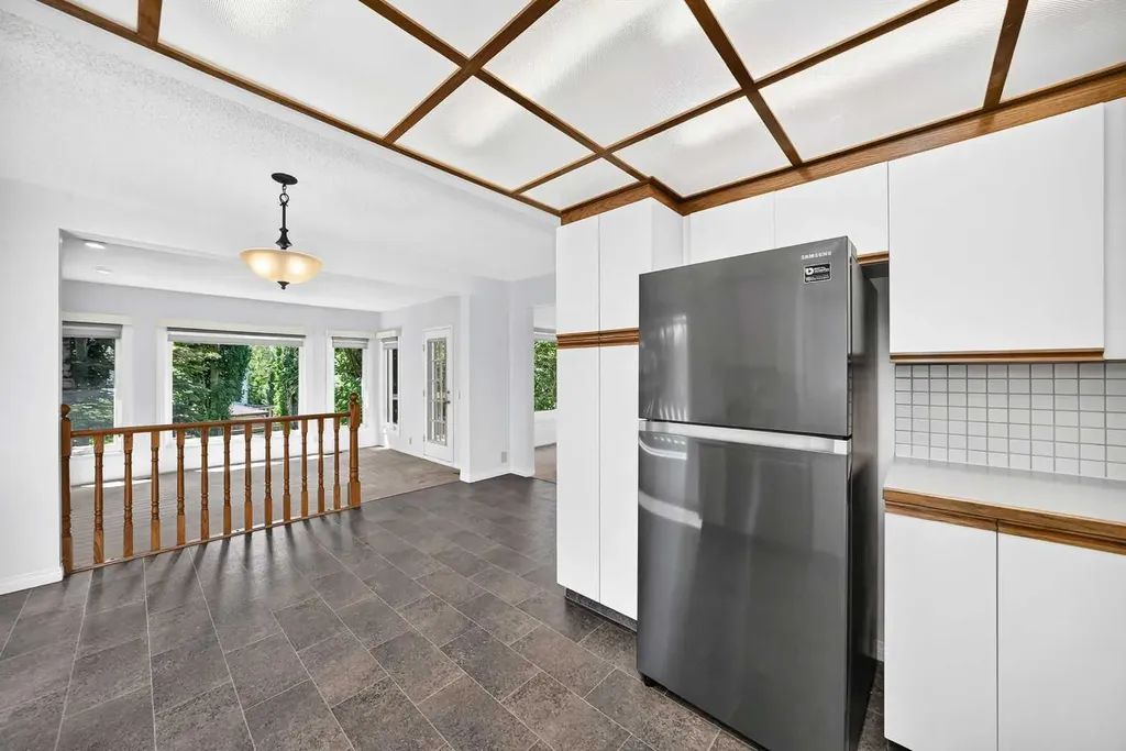 416 Hawkhill Place NW Calgary AB T3G 3H8