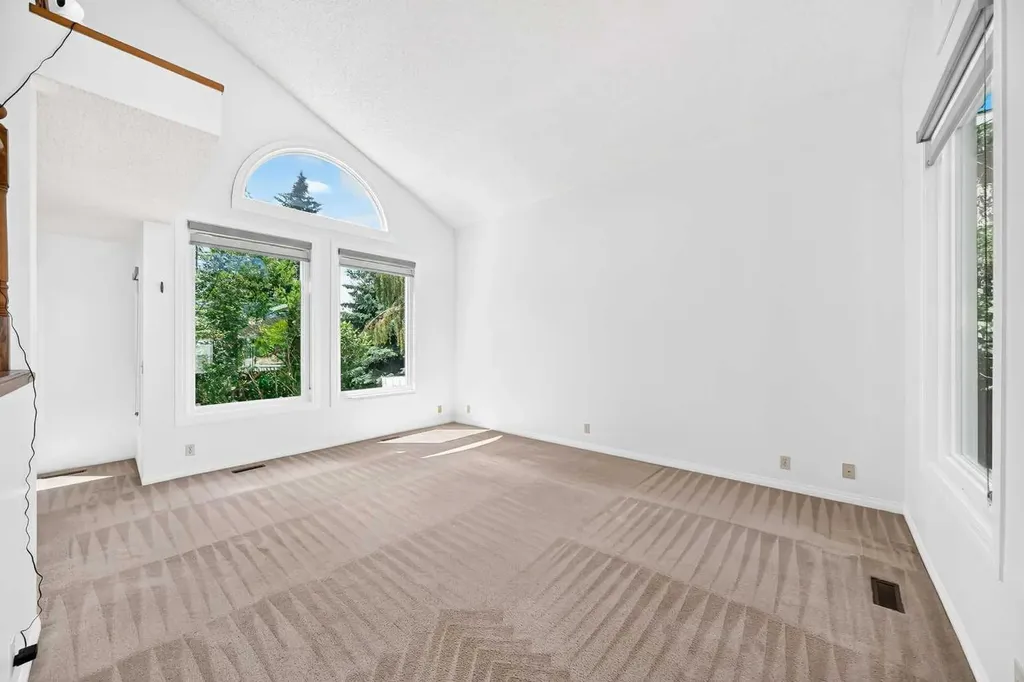 416 Hawkhill Place NW Calgary AB T3G 3H8