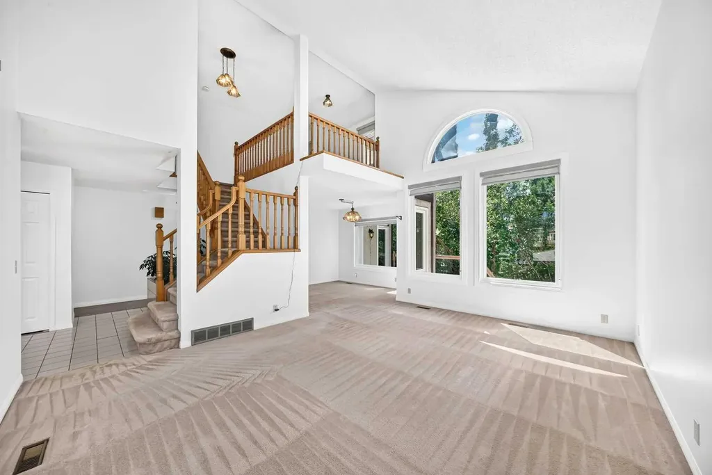 416 Hawkhill Place NW Calgary AB T3G 3H8
