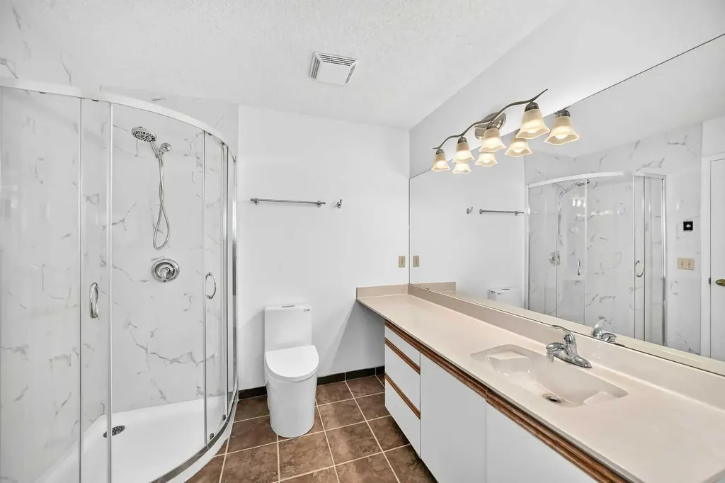 416 Hawkhill Place NW Calgary AB T3G 3H8