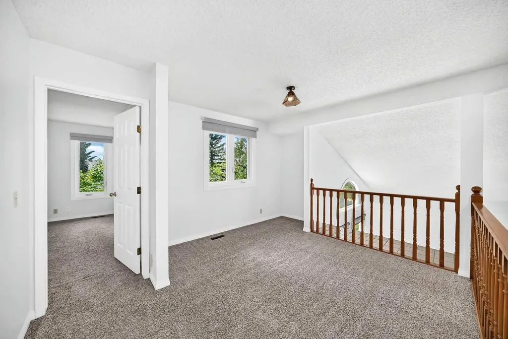 416 Hawkhill Place NW Calgary AB T3G 3H8