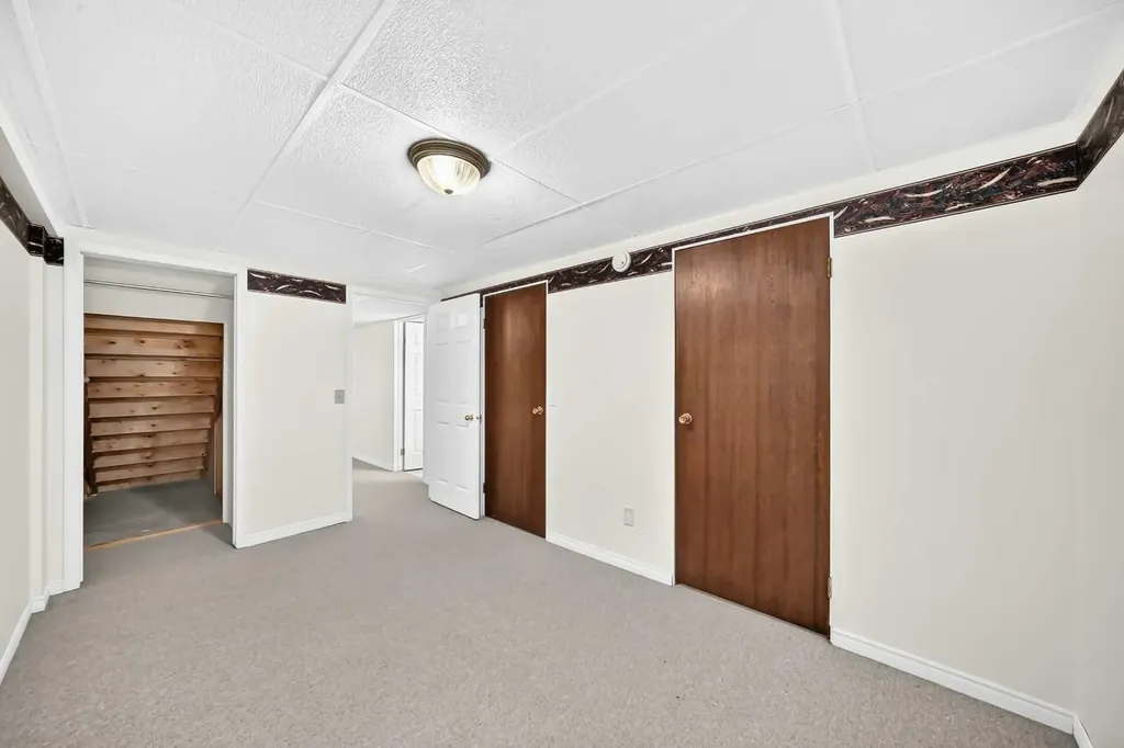 416 Hawkhill Place NW Calgary AB T3G 3H8