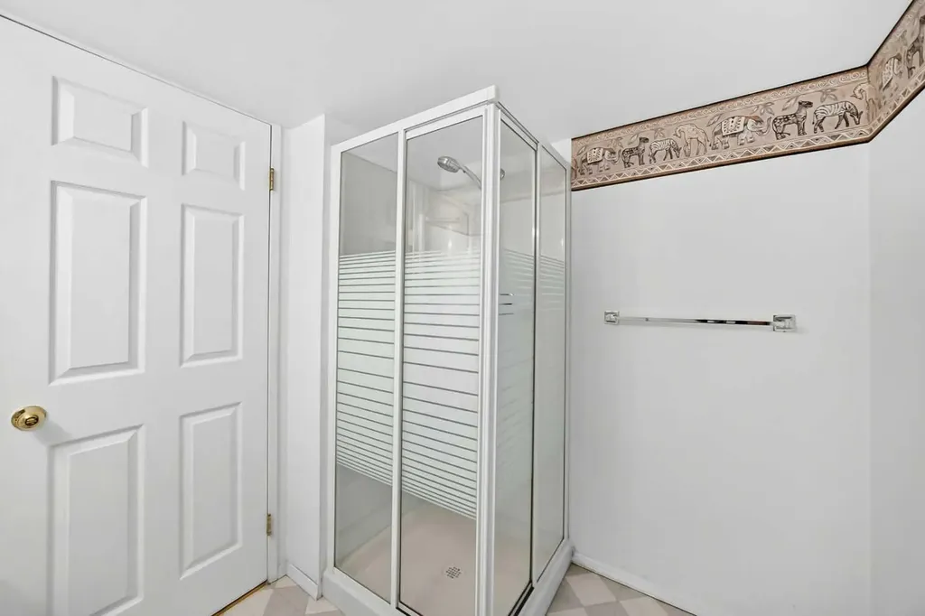 416 Hawkhill Place NW Calgary AB T3G 3H8