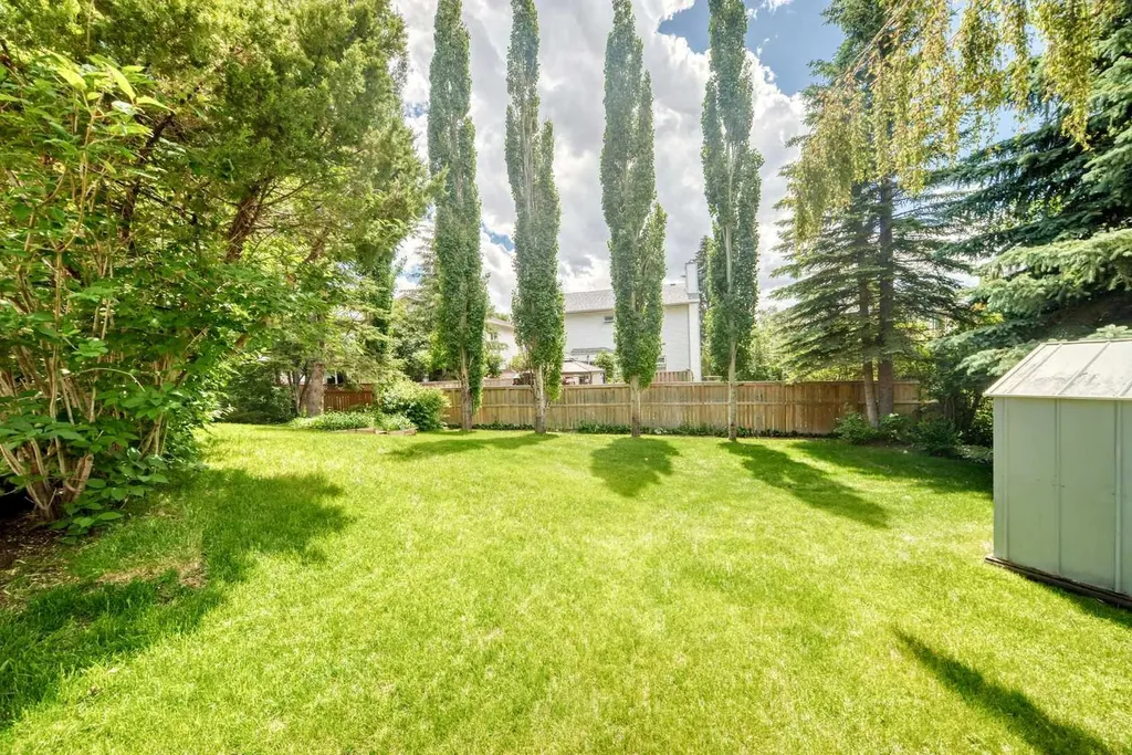 416 Hawkhill Place NW Calgary AB T3G 3H8