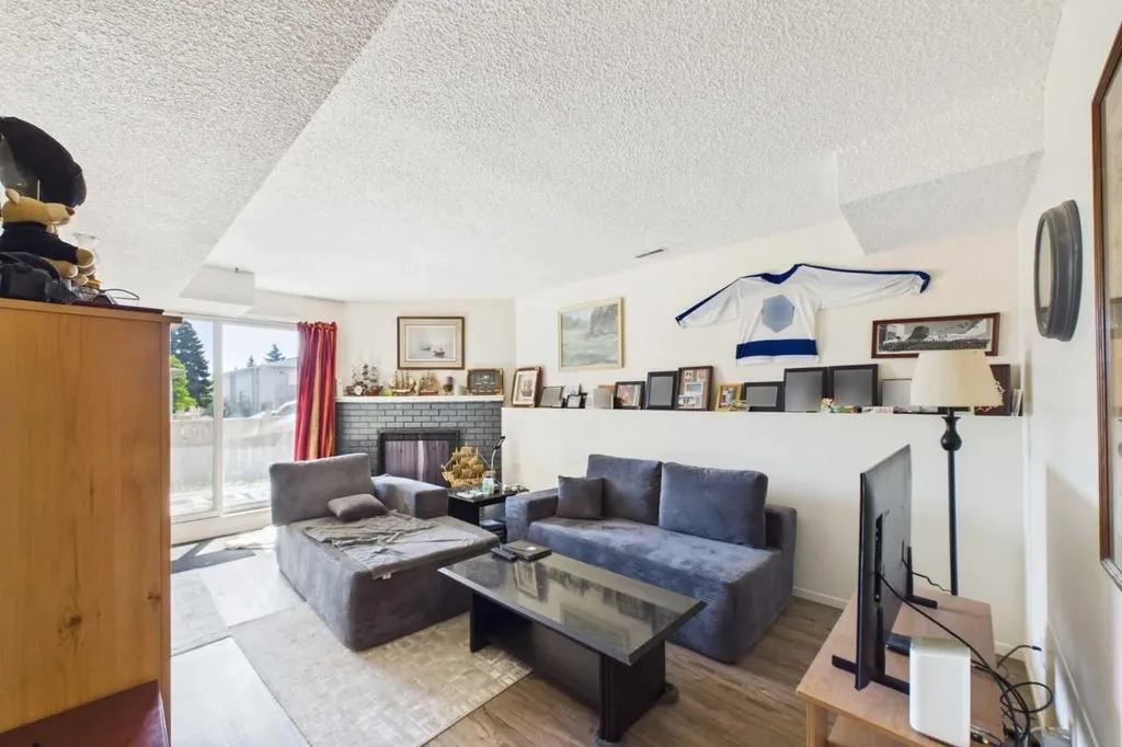11440 Elbow Drive SW Calgary AB T2W2E6