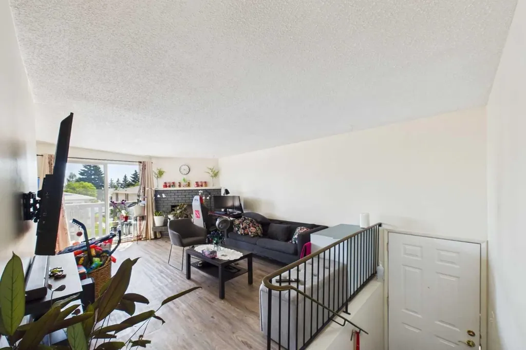 11440 Elbow Drive SW Calgary AB T2W2E6