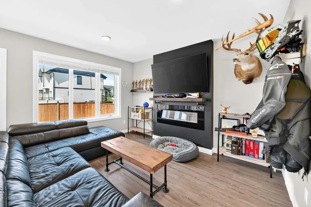 30 Iron Gate Boulevard Sylvan Lake AB T4S 0T6