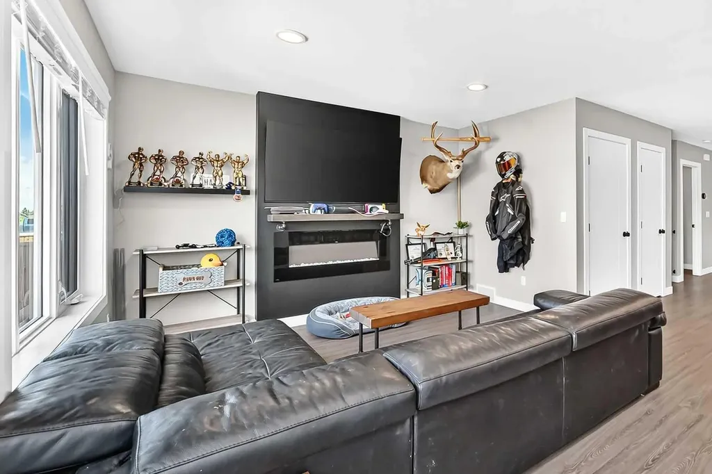 30 Iron Gate Boulevard Sylvan Lake AB T4S 0T6